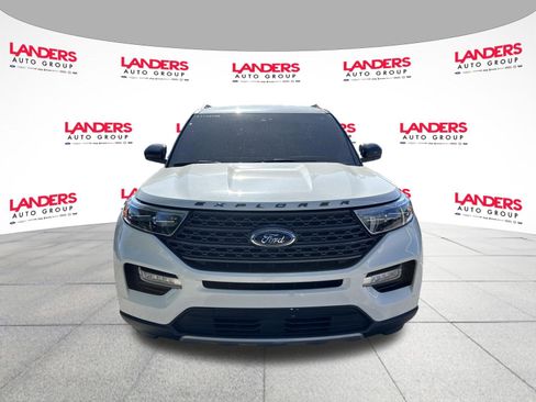 Certified 2024 Ford Explorer XLT w/ Equipment Group 202A RWD image 8