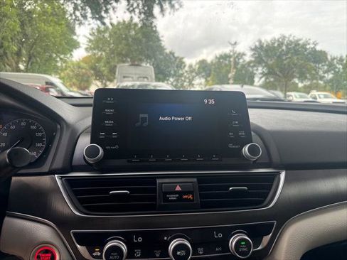 Used 2018 Honda Accord LX image 19