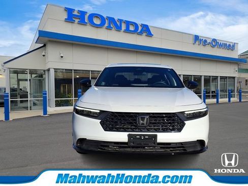 Used 2024 Honda Accord Sport image 2