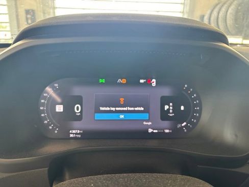 Used 2025 Volvo XC40 B5 Plus AWD/4WD image 26