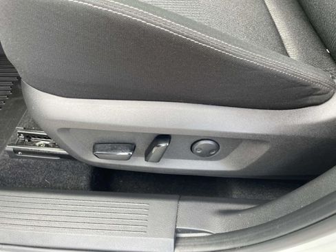 Used 2024 Nissan Rogue SV FWD image 22