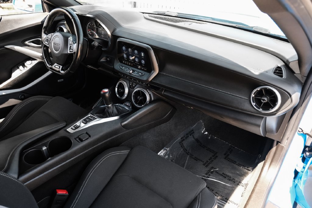 Used 2023 Chevrolet Camaro LT w/ Technology Package RWD image 10