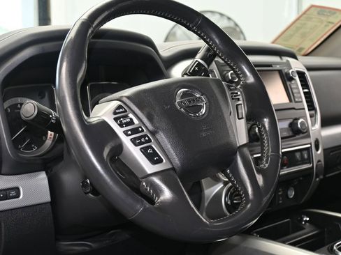 Used 2018 Nissan Titan PRO-4X w/ Pro-4x Convenience Package image 14