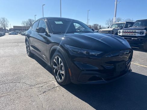 Used 2025 Ford Mustang Mach-E Select w/ Comfort Package Lite image 4