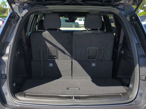 New 2025 Jeep Grand Cherokee L Laredo image 14