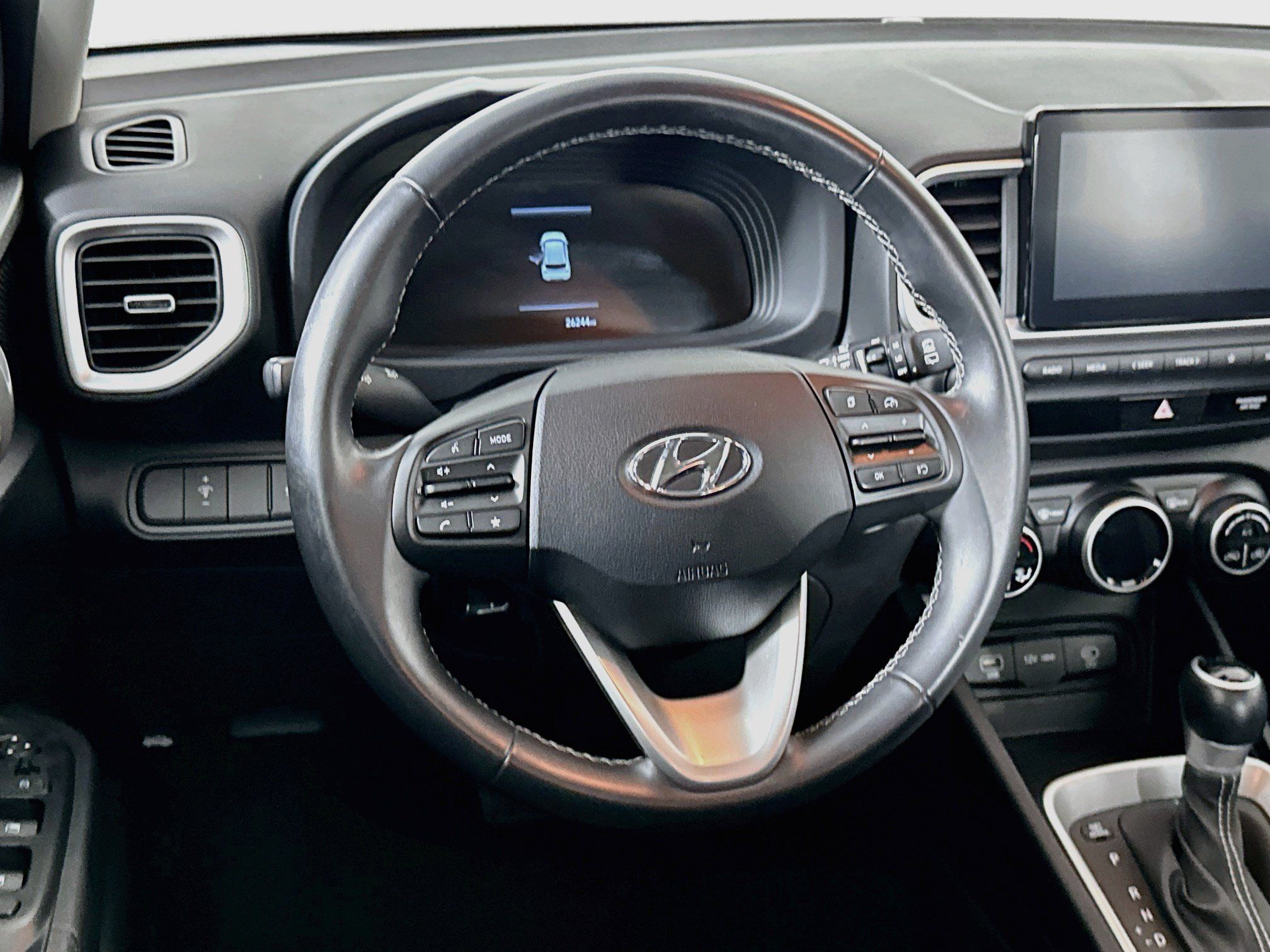 Used 2025 Hyundai Venue SEL FWD image 18