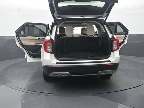 Used 2022 Ford Explorer XLT w/ Equipment Group 202A RWD image 39