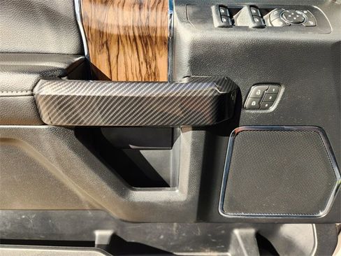 Used 2019 Ford F150 Lariat image 16