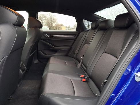 Used 2022 Honda Accord Sport image 9