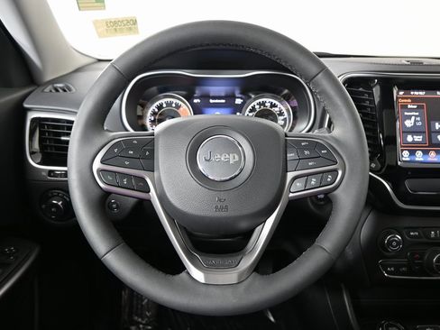 Used 2022 Jeep Cherokee Limited image 36