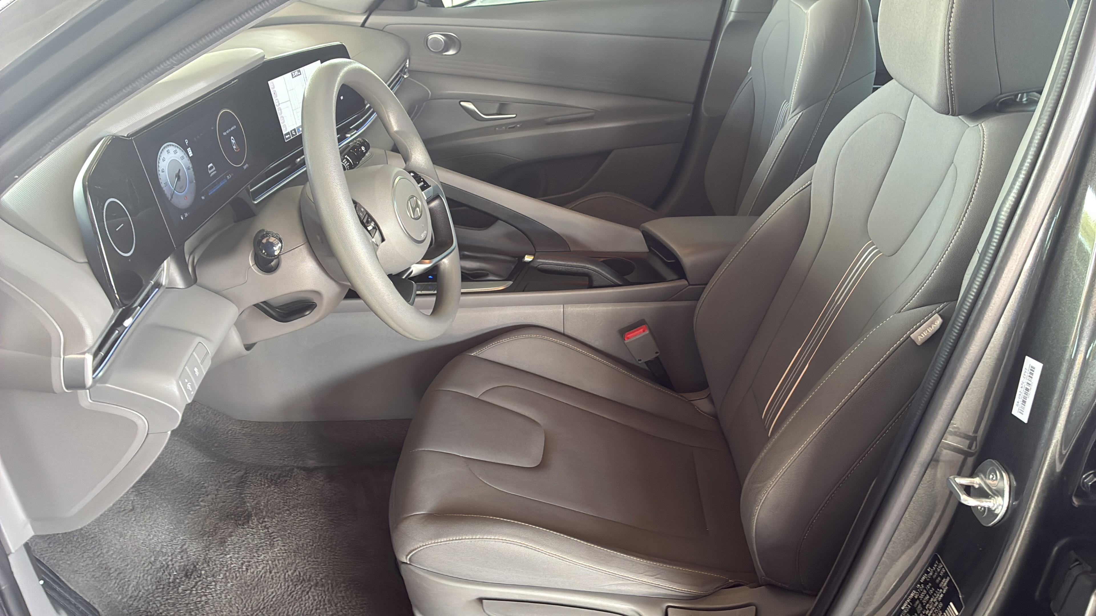Used 2024 Hyundai Elantra SEL FWD image 17