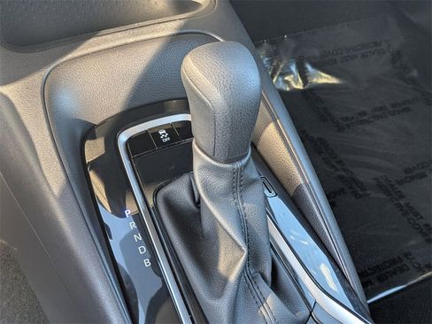 Used 2025 Toyota Corolla LE image 17