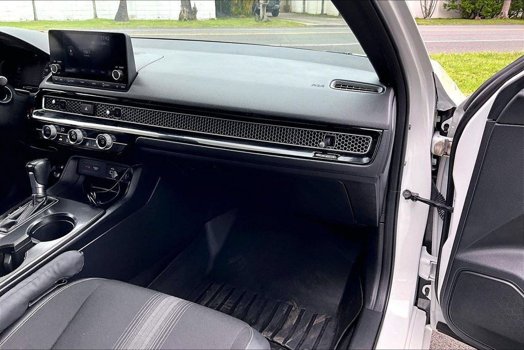 Used 2023 Honda Civic Sport image 16