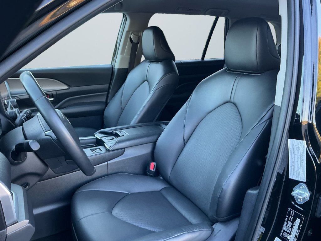 Used 2024 Toyota Grand Highlander AWD image 10