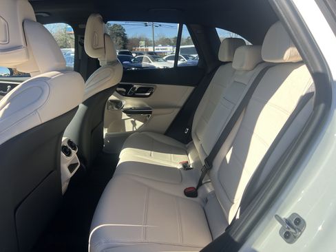 Certified 2024 Mercedes-Benz GLC 300 4MATIC image 33