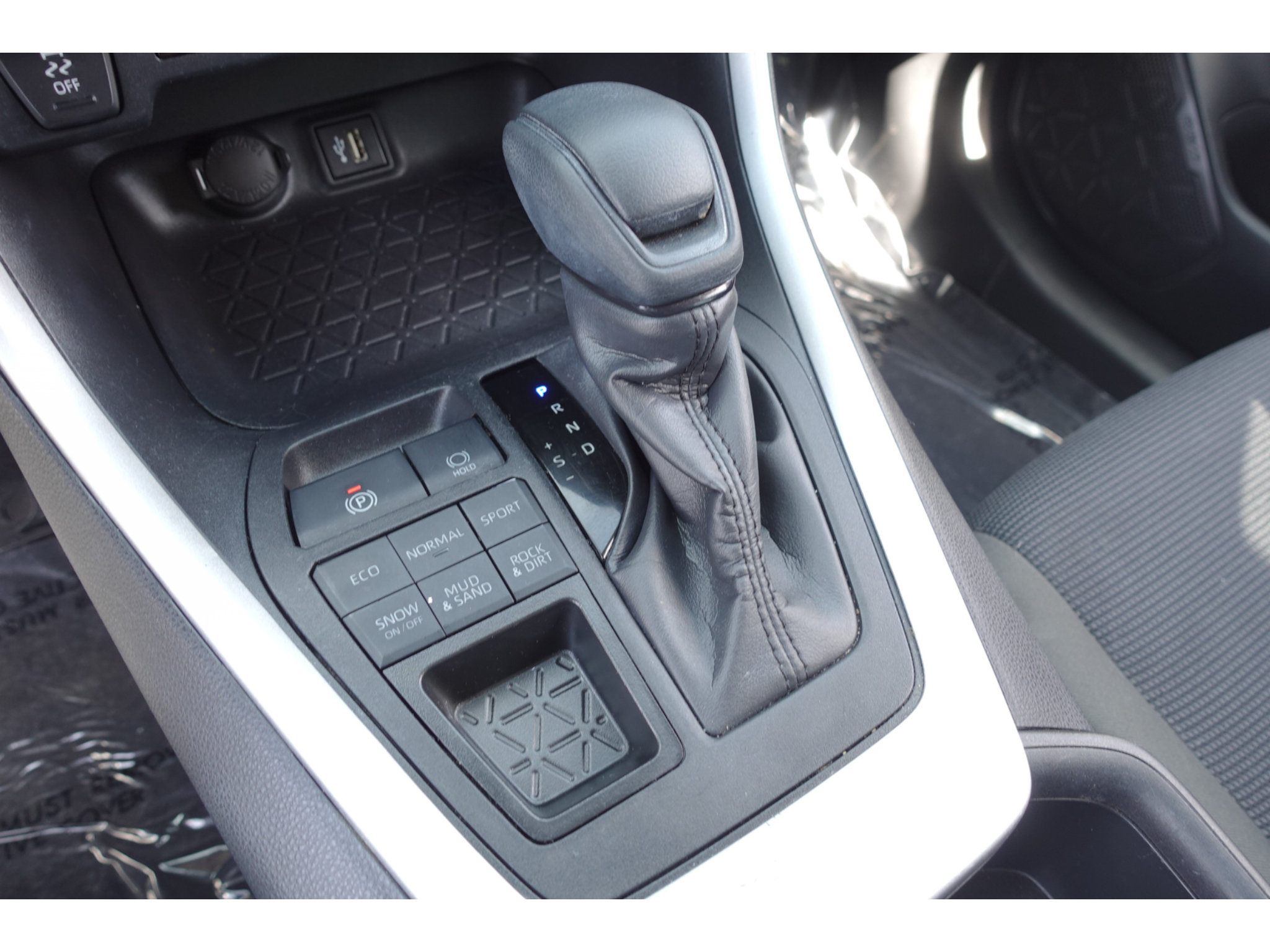 Certified 2024 Toyota RAV4 LE AWD/4WD image 18