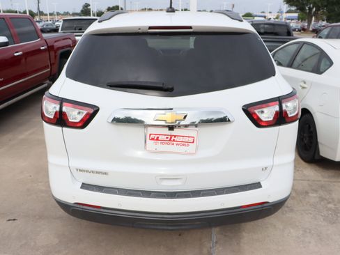 Used 2017 Chevrolet Traverse LT FWD image 8
