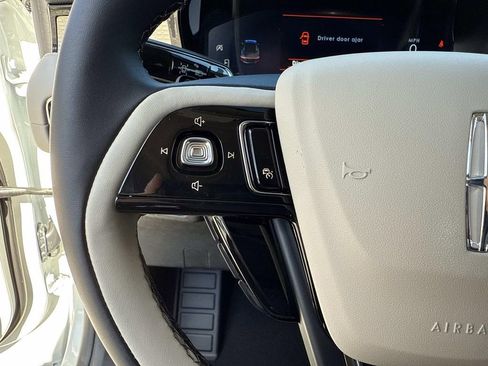 New 2026 Lincoln Corsair Premiere image 30