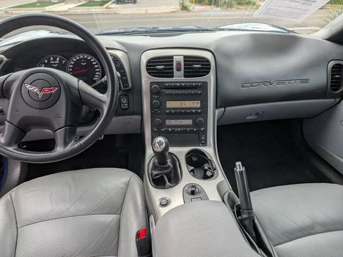 Used 2005 Chevrolet Corvette Coupe w/ Preferred Equipment Group RWD image 8
