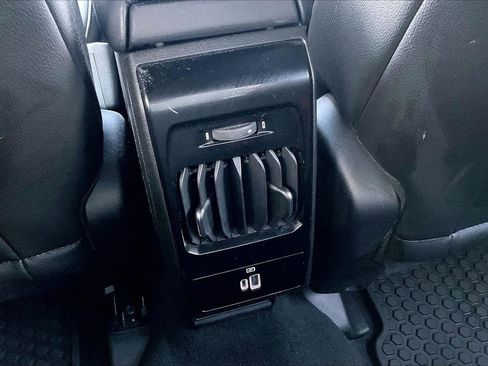 Certified 2025 Jeep Compass Latitude w/ Sun & Sound Group image 17