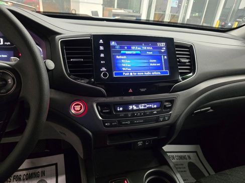 Used 2023 Honda Ridgeline Sport image 22