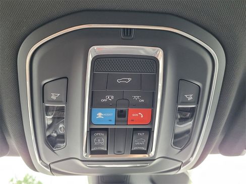 New 2025 Jeep Grand Cherokee Laredo X w/ Luxury Tech Group I image 22