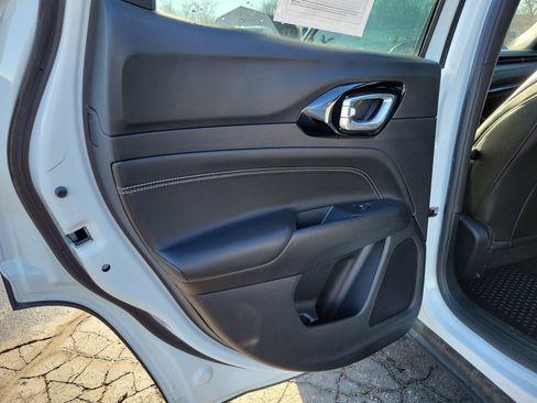 Used 2024 Jeep Compass Latitude w/ Convenience Group image 18