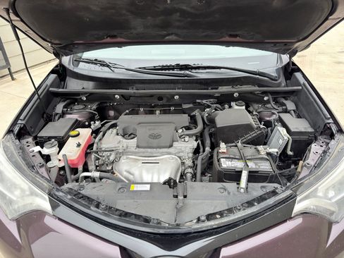 Used 2018 Toyota RAV4 SE image 20