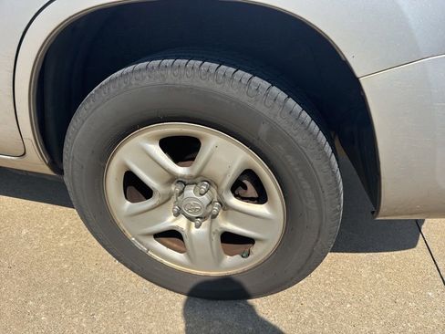 Used 2009 Toyota RAV4 2WD w/ 3rd Row image 5