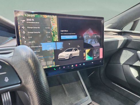 Used 2022 Tesla Model S image 11