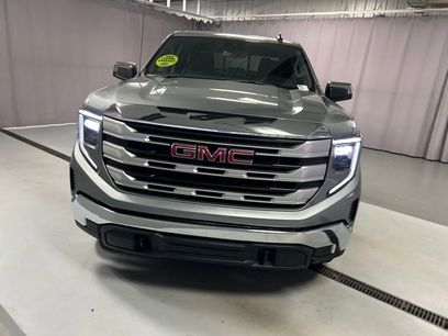 New 2026 GMC Sierra 1500 SLE w/ Preferred Package