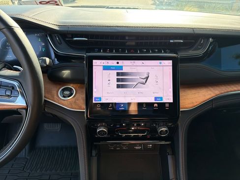 Used 2023 Jeep Grand Cherokee Summit AWD/4WD image 25