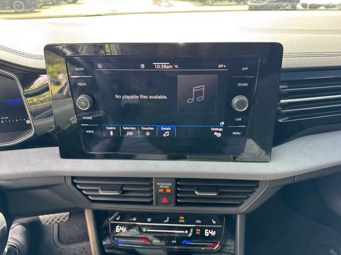 Used 2025 Volkswagen Jetta SE FWD image 12