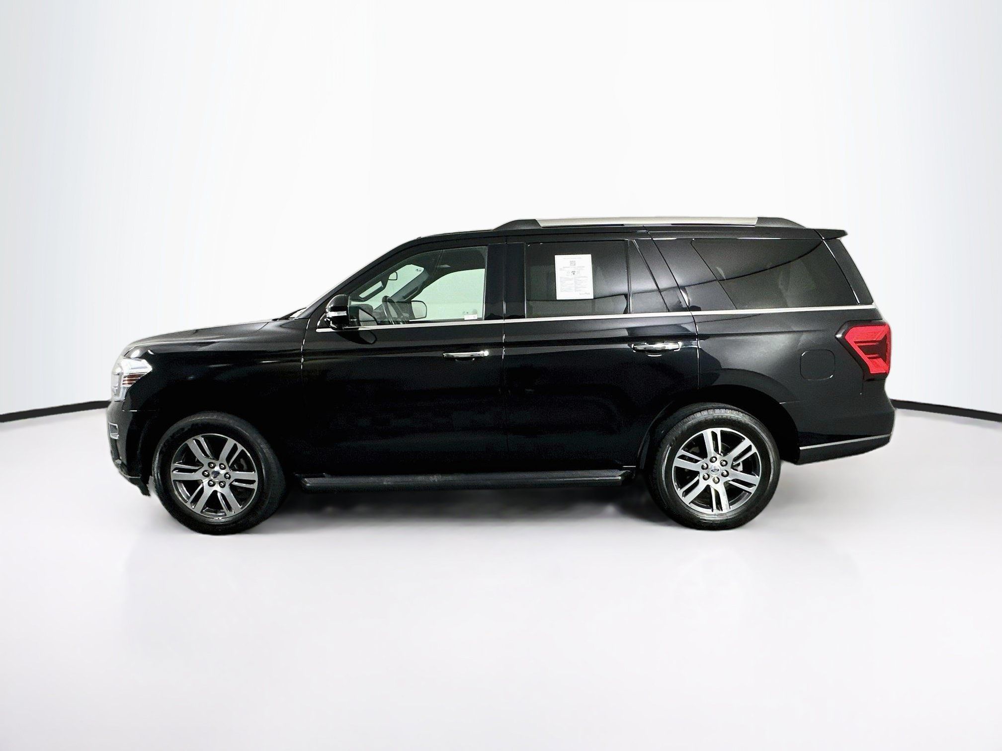 Used 2024 Ford Expedition Limited RWD image 4