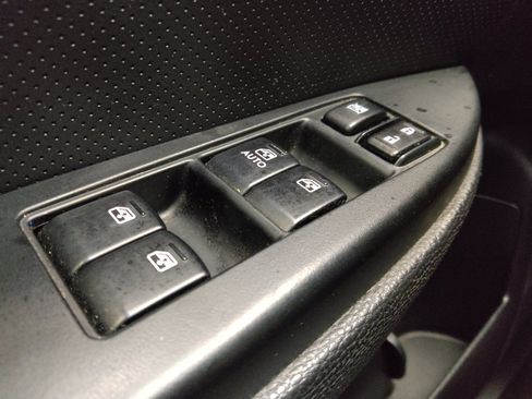 Used 2014 Subaru Outback 2.5i Limited w/ Moonroof Package AWD/4WD image 27
