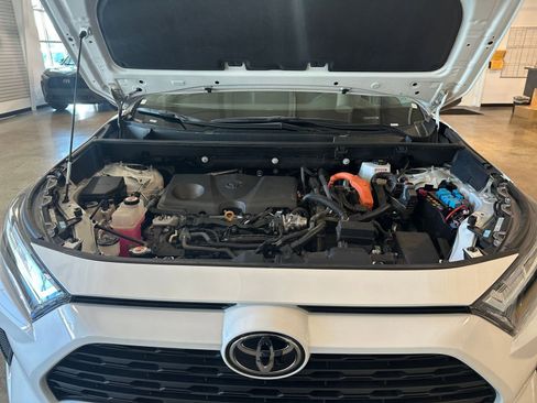 Used 2025 Toyota RAV4 LE image 31