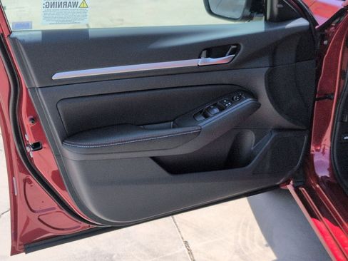 New 2026 Nissan Altima 2.5 SR w/ SR Premium Package FWD image 13