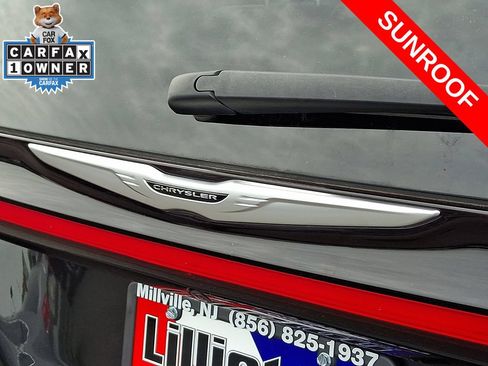 Used 2024 Chrysler Pacifica Limited FWD image 30