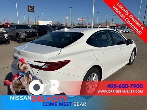 Used 2025 Toyota Camry LE image 5