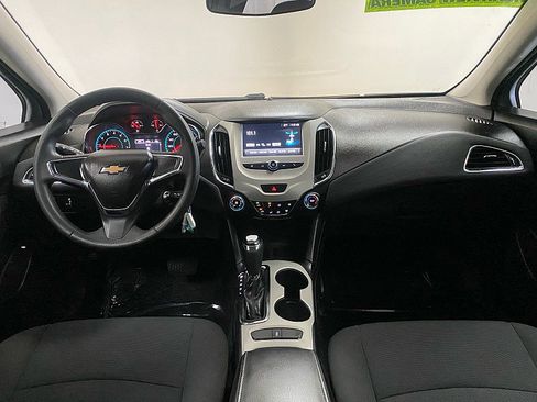 Used 2018 Chevrolet Cruze LS image 25