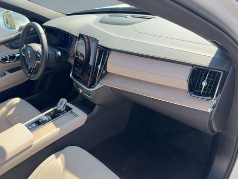 Certified 2025 Volvo XC90 B6 Plus w/ Protection Package Premier image 31