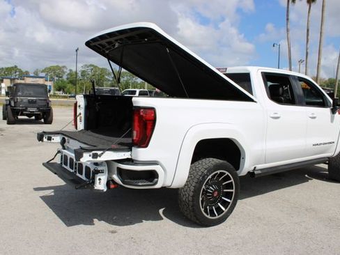 Used 2022 GMC Sierra 1500 AT4 w/ AT4 Premium Package AWD/4WD image 11