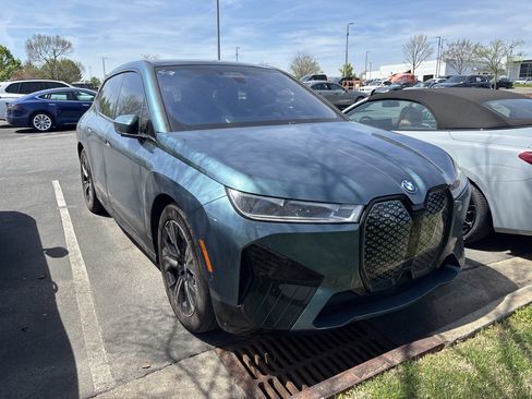 Used 2023 BMW iX xDrive50 w/ Premium Package image 7
