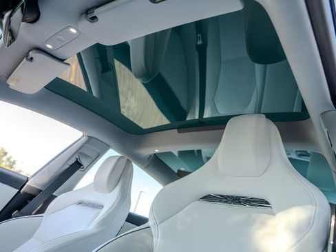 Used 2025 Tesla Model 3 Performance image 17