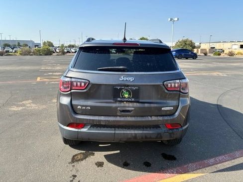Used 2022 Jeep Compass Latitude w/ Convenience Group AWD/4WD image 4