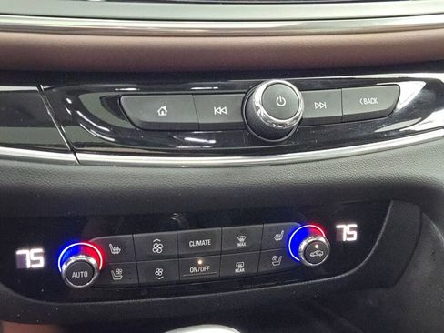 Used 2018 Buick Enclave Avenir image 33