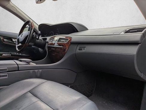 Used 2011 Mercedes-Benz CL 550 4MATIC image 11