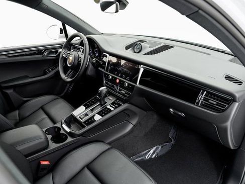 New 2026 Porsche Macan image 24