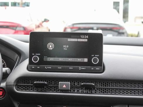 Used 2025 Honda HR-V LX image 19