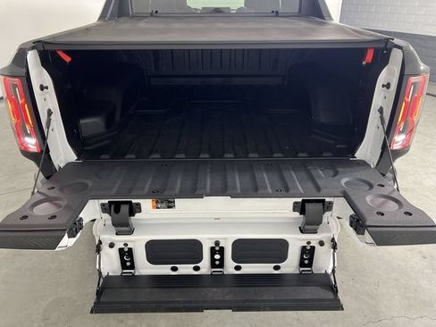 Certified 2025 GMC Hummer EV 3X AWD/4WD image 36